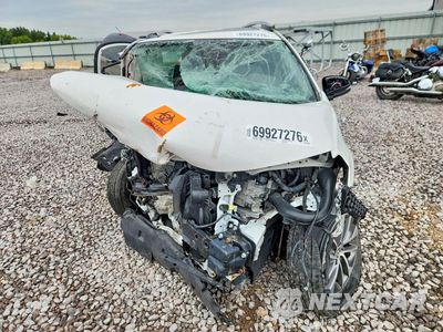 Piąte zdjęcie samochodu w środku: 2017 TOYOTA RAV4 HYBRID XLE VIN:JTMRJREV6HD074797 - miniatura