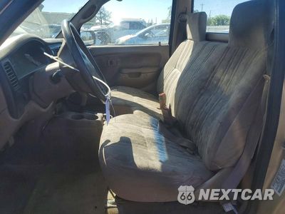Zdjęcie 7 z 12 samochodu: 2001 TOYOTA TACOMA BASE VIN:5TENL42NX1Z865685 - miniatura