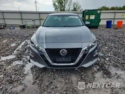 Piąte zdjęcie samochodu w środku: 2019 NISSAN ALTIMA S VIN:1N4BL4BV0KC223713 - miniatura