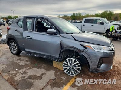 Czwarte zdjęcie samochodu z boku: 2021 NISSAN KICKS SV VIN:3N1CP5CV7ML542172 - miniatura
