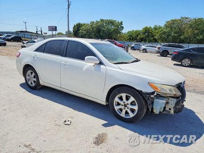 Czwarte zdjęcie samochodu z boku: 2007 TOYOTA CAMRY LE V6 VIN:4T1BK46K57U517649 - miniatura