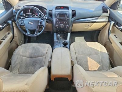 Zdjęcie 8 z 13 samochodu: 2011 KIA SORENTO LX VIN:5XYKT3A1XBG135718 - miniatura