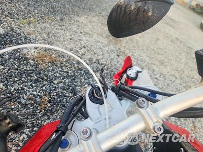 Zdjęcie 7 z 10 samochodu: 2015 TRIUMPH MOTORCYCLE TIGER EXPLORER VIN:SMTF02XK0FJ666325 - miniatura
