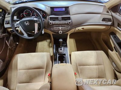 Zdjęcie 8 z 13 samochodu: 2009 HONDA ACCORD LXP VIN:1HGCP26489A174406 - miniatura