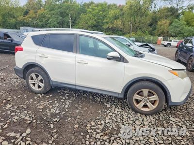 Czwarte zdjęcie samochodu z boku: 2015 TOYOTA RAV4 XLE VIN:2T3RFREV2FW373768 - miniatura