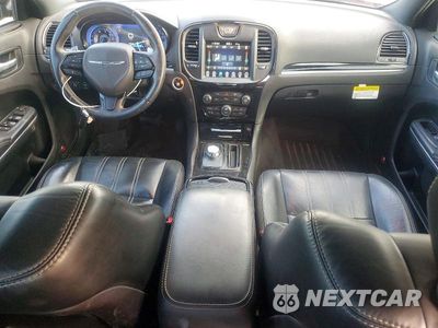 Zdjęcie 8 z 12 samochodu: 2017 CHRYSLER 300 S VIN:2C3CCAGG9HH637591 - miniatura