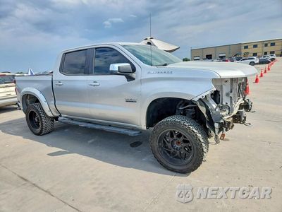 Czwarte zdjęcie samochodu z boku: 2020 CHEVROLET SILVERADO C1500 LT VIN:3GCPWCEK9LG283524 - miniatura