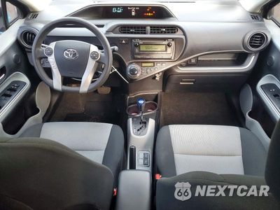Zdjęcie 8 z 13 samochodu: 2014 TOYOTA PRIUS C TWO VIN:JTDKDTB38E1575177 - miniatura
