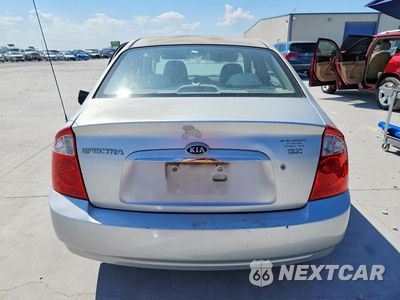 Zdjęcie 6 z 12 samochodu: 2006 KIA SPECTRA EX VIN:KNAFE121X65348937 - miniatura