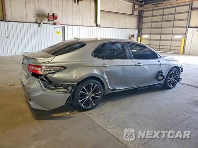 Trzecie zdjęcie samochodu z tyłu: 2020 TOYOTA CAMRY SE VIN:4T1G11AK8LU888233 - miniatura