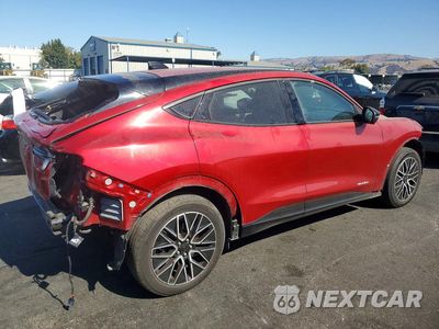 Trzecie zdjęcie samochodu z tyłu: 2024 FORD MUSTANG MACH-E PREMIUM VIN:3FMTK3R42RMA41766 - miniatura