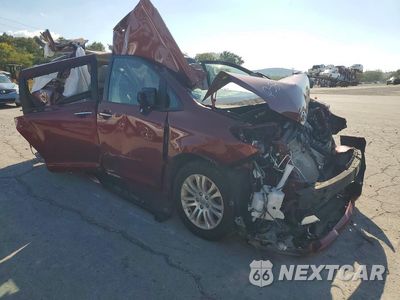 Czwarte zdjęcie samochodu z boku: 2016 TOYOTA SIENNA XLE 8-PASSENGER VIN:5TDYK3DC0GS700465 - miniatura