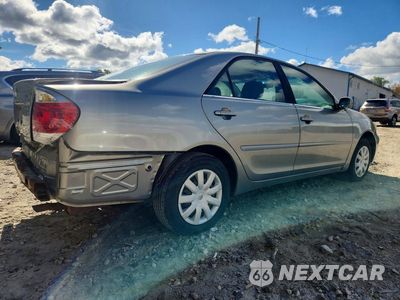 Trzecie zdjęcie samochodu z tyłu: 2005 TOYOTA CAMRY LE VIN:4T1BE32K05U968704 - miniatura