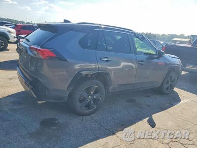 Trzecie zdjęcie samochodu z tyłu: 2020 TOYOTA RAV4 XSE VIN:JTMEWRFV4LJ031794 - miniatura