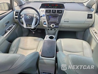 Zdjęcie 8 z 12 samochodu: 2013 TOYOTA PRIUS V FIVE VIN:JTDZN3EU7D3258672 - miniatura