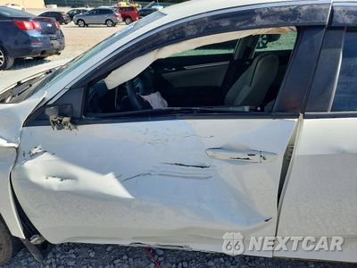 Zdjęcie 7 z 12 samochodu: 2016 HONDA CIVIC LX VIN:19XFC2F57GE011126 - miniatura