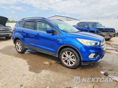 Czwarte zdjęcie samochodu z boku: 2018 FORD ESCAPE SE VIN:1FMCU0GDXJUB08383 - miniatura