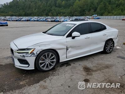 2021 VOLVO S60 T6 MOMENTUM 7JRA22TK2MG093139 - główne zdjęcie licytacji z USA - miniatura
