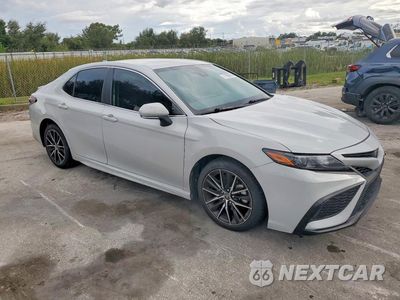 Czwarte zdjęcie samochodu z boku: 2024 TOYOTA CAMRY SE VIN:4T1G11AK2RU249953 - miniatura