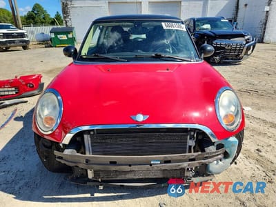 Piąte zdjęcie samochodu w środku: 2012 MINI COOPER VIN:WMWSU3C56CT255421 - miniatura