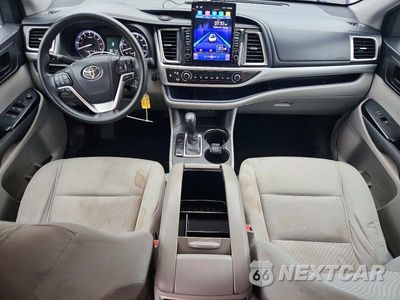 Zdjęcie 8 z 14 samochodu: 2015 TOYOTA HIGHLANDER LE VIN:5TDZKRFH2FS060712 - miniatura