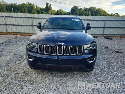 Piąte zdjęcie samochodu w środku: 2017 JEEP GRAND CHEROKEE LAREDO VIN:1C4RJEAG2HC638127 - miniatura