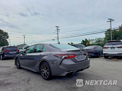 Trzecie zdjęcie samochodu z tyłu: 2021 TOYOTA CAMRY SE VIN:4T1G11AK0MU444085 - miniatura