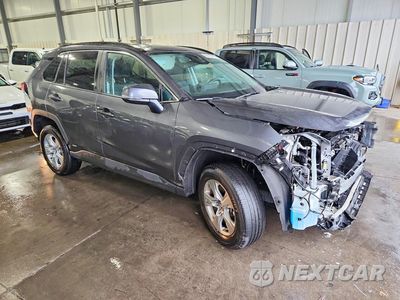 Czwarte zdjęcie samochodu z boku: 2025 TOYOTA RAV4 HYBRID XLE VIN:4T3RWRFV3SU172325 - miniatura