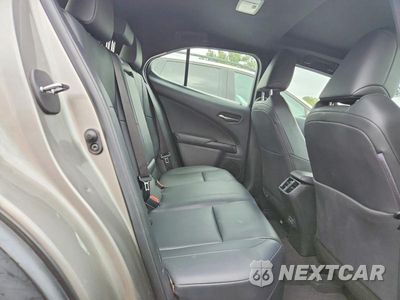 Zdjęcie 10 z 12 samochodu: 2021 LEXUS UX 200 VIN:JTHP3JBH2M2032374 - miniatura