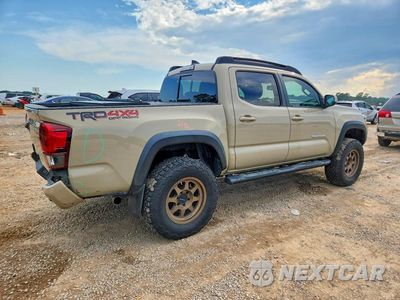 Trzecie zdjęcie samochodu z tyłu: 2019 TOYOTA TACOMA TRD OFF-ROAD VIN:3TMCZ5AN6KM245413 - miniatura