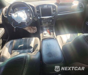 Zdjęcie 8 z 13 samochodu: 2018 CHRYSLER 300 S VIN:2C3CCAGG0JH269159 - miniatura