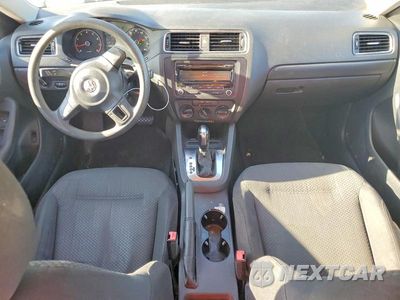 Zdjęcie 8 z 12 samochodu: 2012 VOLKSWAGEN JETTA BASE VIN:3VW2K7AJ0CM398845 - miniatura