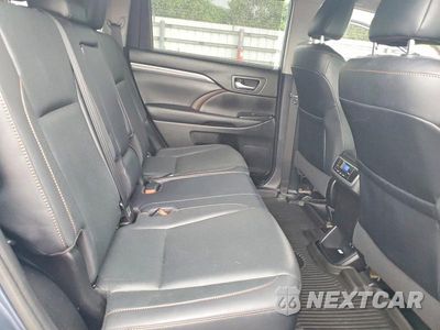 Zdjęcie 11 z 13 samochodu: 2019 TOYOTA HIGHLANDER LIMITED VIN:5TDDZRFH3KS953326 - miniatura