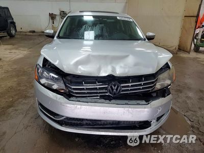 Piąte zdjęcie samochodu w środku: 2014 VOLKSWAGEN PASSAT SE VIN:1VWBN7A39EC105148 - miniatura