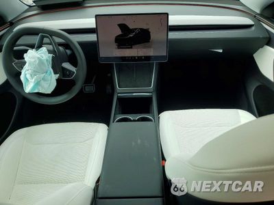 Zdjęcie 8 z 12 samochodu: 2026 TESLA MODEL Y VIN:7SAYGDEE0TF560782 - miniatura