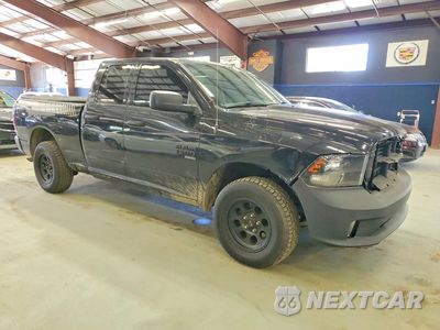 Czwarte zdjęcie samochodu z boku: 2019 RAM 1500 CLASSIC TRADESMAN VIN:1C6RR7FG0KS551845 - miniatura