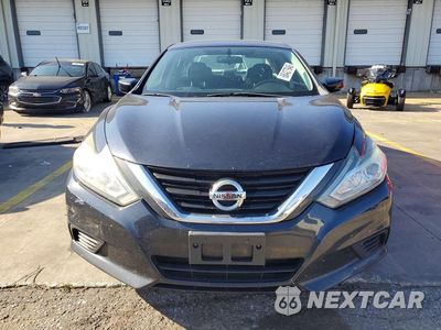 Piąte zdjęcie samochodu w środku: 2017 NISSAN ALTIMA 2.5 S VIN:1N4AL3APXHC284729 - miniatura