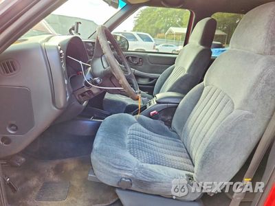 Zdjęcie 7 z 12 samochodu: 2000 CHEVROLET BLAZER VIN:1GNDT13W5Y2230946 - miniatura