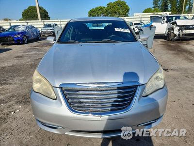 Piąte zdjęcie samochodu w środku: 2012 CHRYSLER 200 LX VIN:1C3CCBAB8CN145475 - miniatura