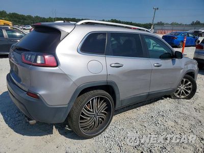 Trzecie zdjęcie samochodu z tyłu: 2019 JEEP CHEROKEE LATITUDE VIN:1C4PJLCB0KD144587 - miniatura