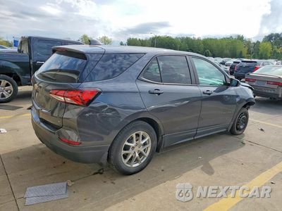 Trzecie zdjęcie samochodu z tyłu: 2022 CHEVROLET EQUINOX LS VIN:3GNAXHEV3NS164398 - miniatura
