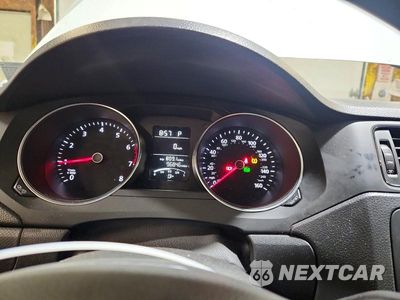 Zdjęcie 9 z 12 samochodu: 2015 VOLKSWAGEN JETTA BASE VIN:3VW2K7AJ3FM282270 - miniatura
