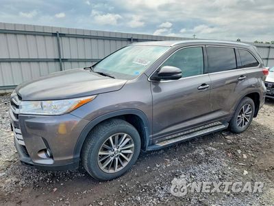 2018 TOYOTA HIGHLANDER XLE 5TDJZRFH8JS817954 - główne zdjęcie licytacji z USA - miniatura