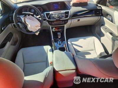 Zdjęcie 8 z 12 samochodu: 2017 HONDA ACCORD LX VIN:1HGCR2F37HA219819 - miniatura