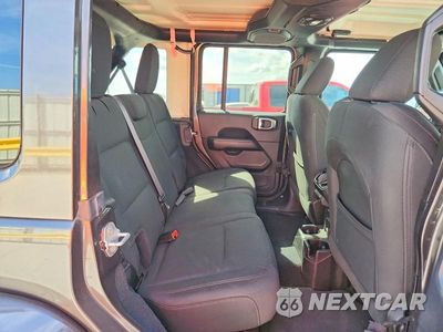 Zdjęcie 11 z 13 samochodu: 2018 JEEP WRANGLER UNLIMITED SAHARA VIN:1C4HJXEN4JW245928 - miniatura