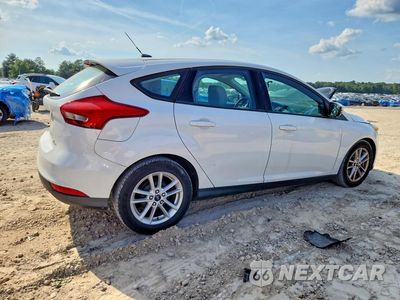 Trzecie zdjęcie samochodu z tyłu: 2015 FORD FOCUS SE VIN:1FADP3K20FL304665 - miniatura