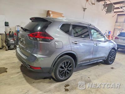 Trzecie zdjęcie samochodu z tyłu: 2018 NISSAN ROGUE SV VIN:KNMAT2MV9JP613210 - miniatura