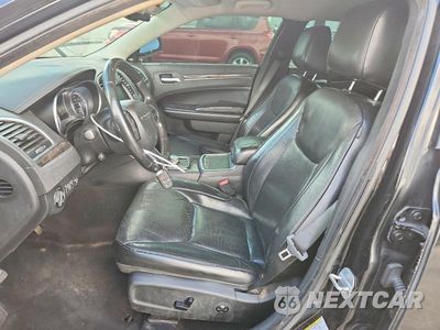 Zdjęcie 7 z 12 samochodu: 2019 CHRYSLER 300 LIMITED VIN:2C3CCAEG9KH689684 - miniatura