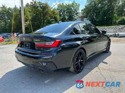 Trzecie zdjęcie samochodu z tyłu: 2022 BMW 3ER 330XI VIN:3MW5R7J07N8C66970 - miniatura