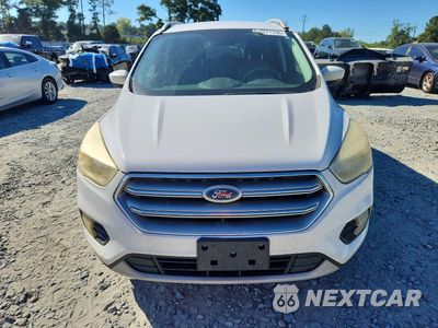 Piąte zdjęcie samochodu w środku: 2017 FORD ESCAPE SE VIN:1FMCU9G98HUC81510 - miniatura
